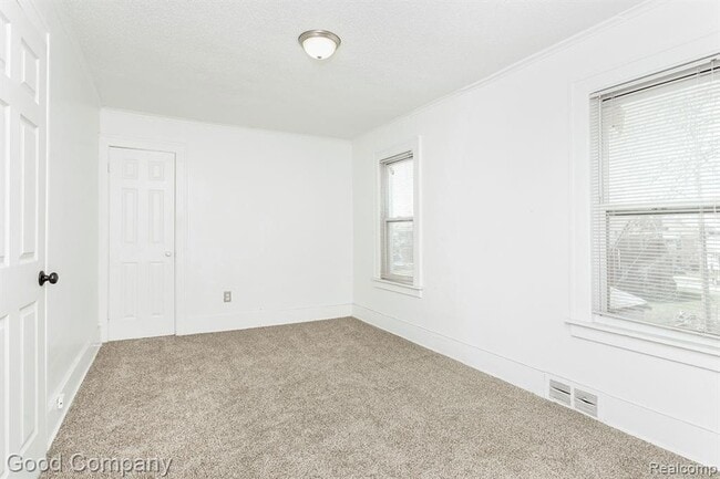 Building Photo - 12123 Santa Rosa Dr