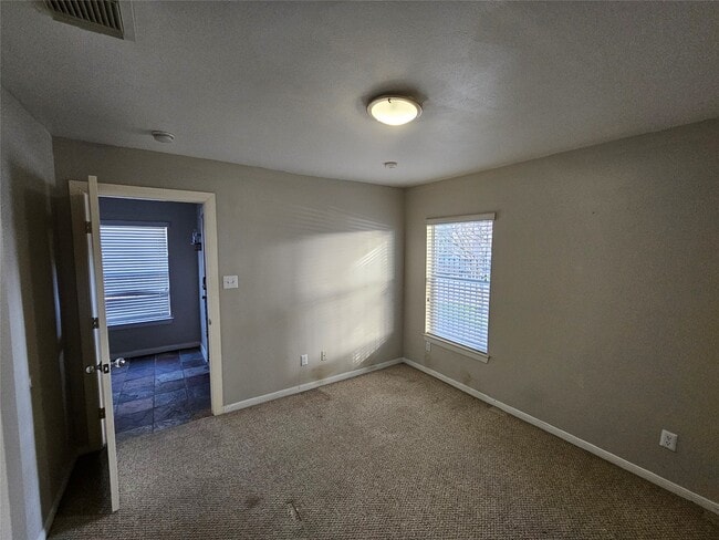 Building Photo - 1271 W 17th St
