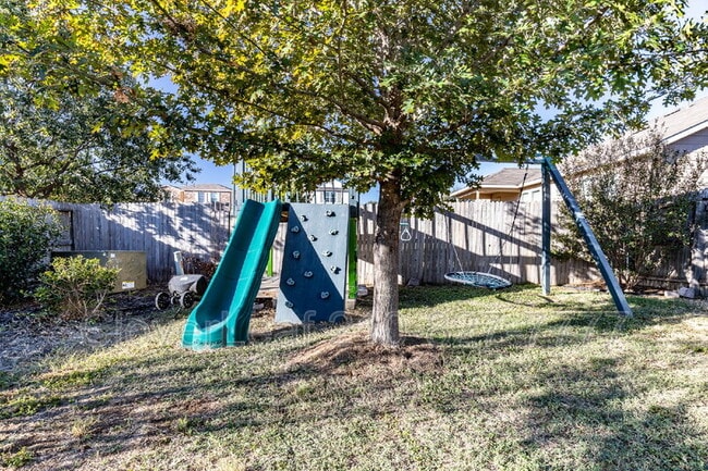 Building Photo - 7114 Capricorn Way