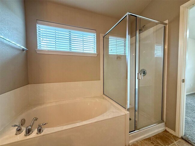 Building Photo - 1310 W Parmer Ln