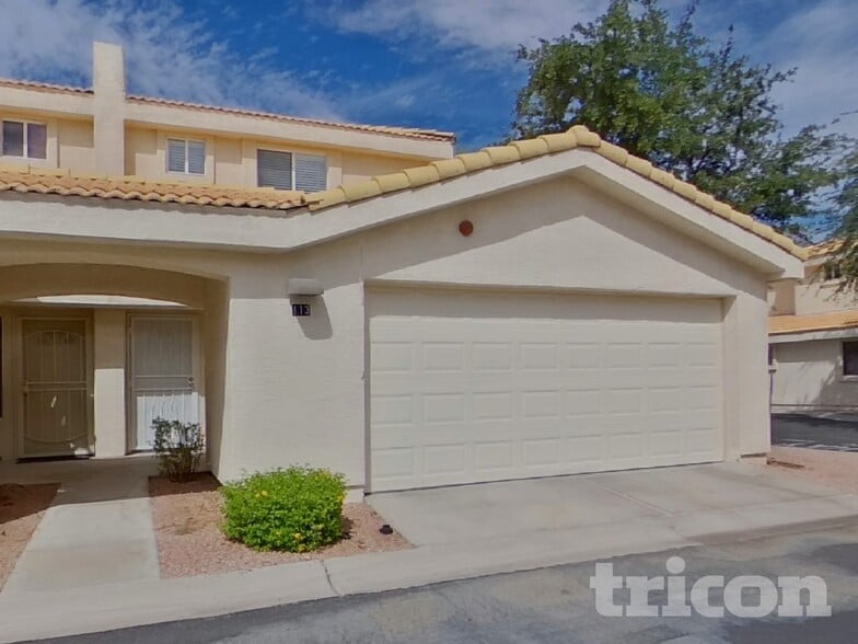 Building Photo - 16015 N 30th St