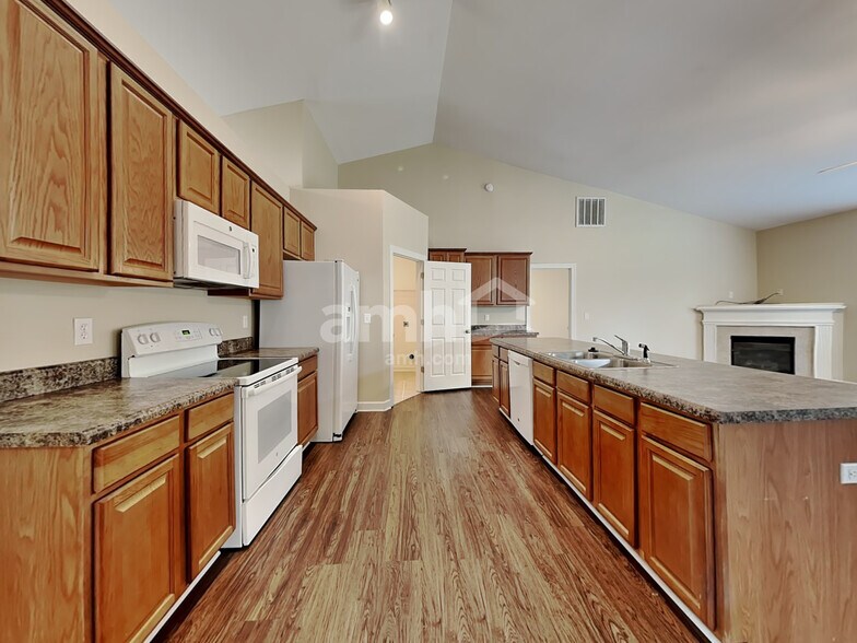 Building Photo - 16 Greenbranch Way