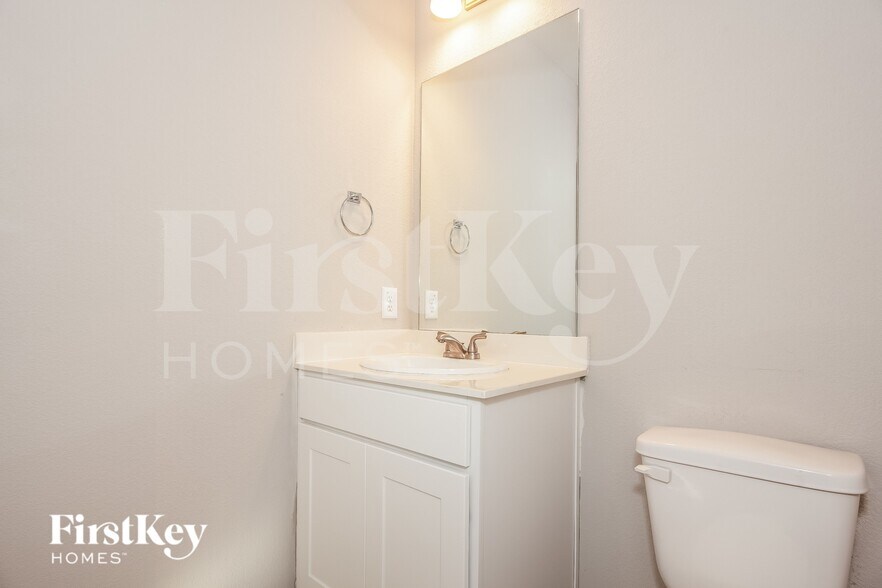 Building Photo - 308 Niki Dr