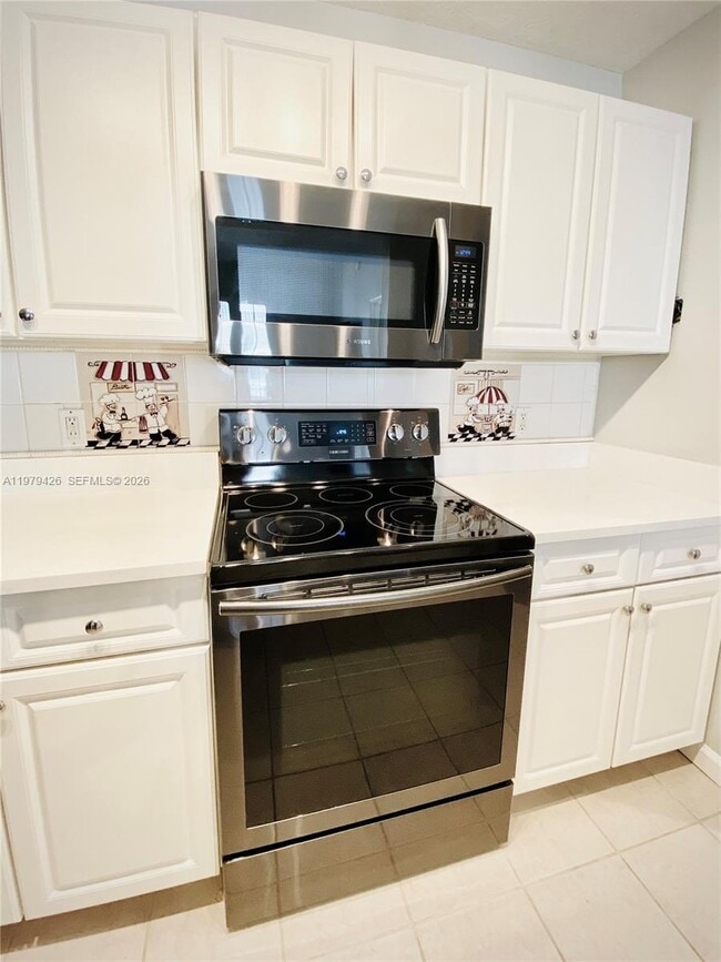 Building Photo - 1200 Town Center Dr