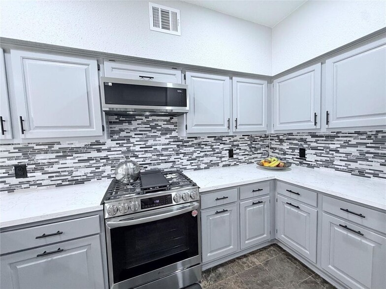 Building Photo - 7015 Puerta Vista Ln