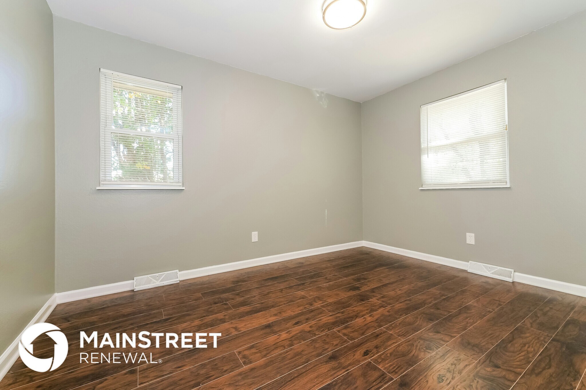 Building Photo - 404 SW Keystone Ct