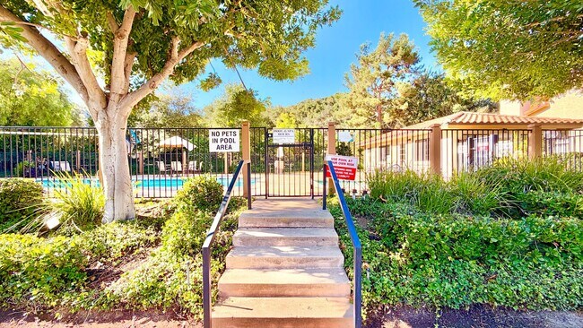 Building Photo - Beautifully Updated & Remodeled Townhome on the Pala Mesa Golf Course in Fallbrook!