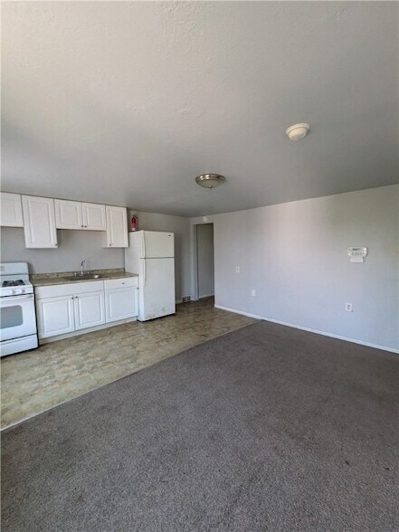Building Photo - 447 Hays Ave