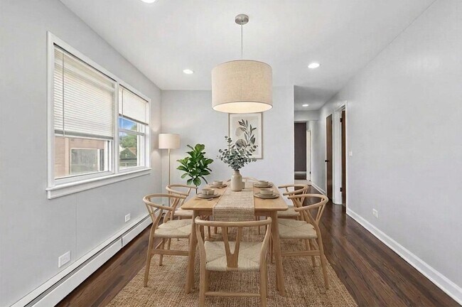 Building Photo - 4951 W Foster Ave