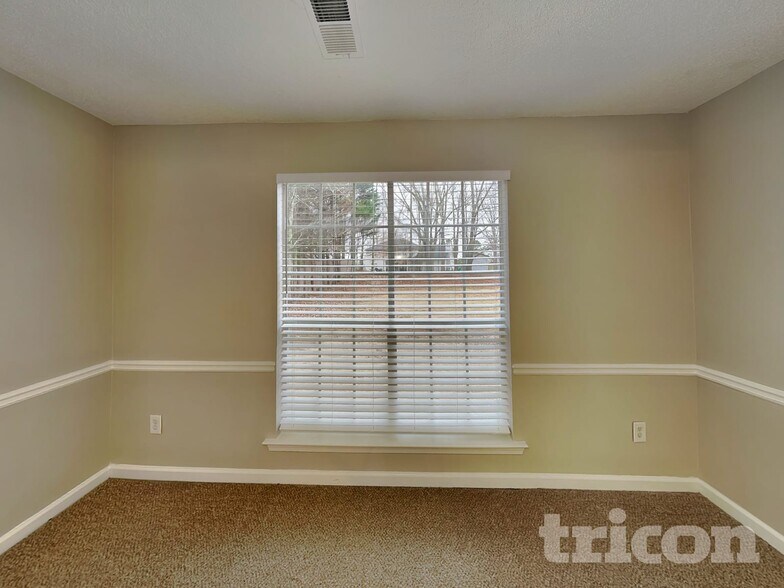 Building Photo - 2198 Colony Dr