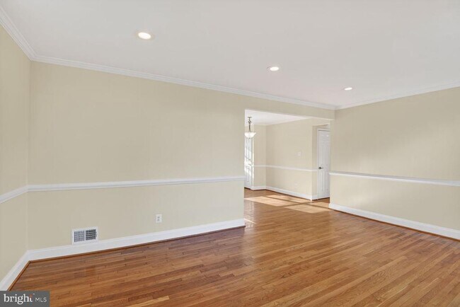 Building Photo - 2308 Senator Ave