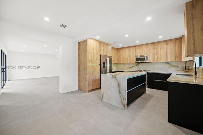 Building Photo - 235 NE 91st St