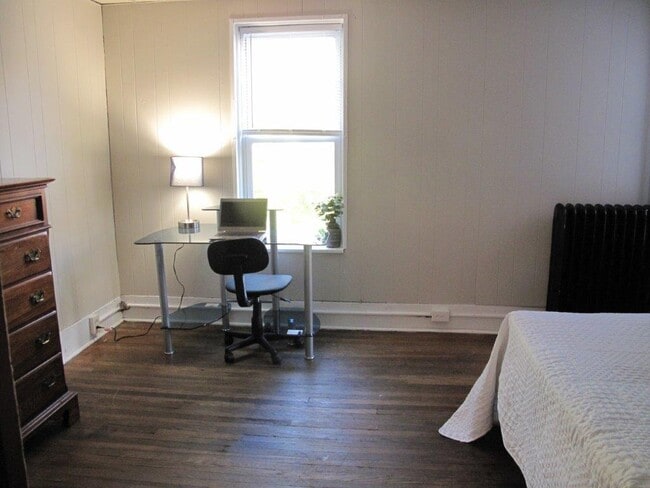 Building Photo - 105 Dryden Rd