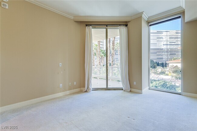 Building Photo - 2857 Paradise Rd