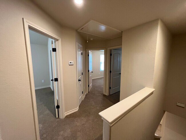 Building Photo - 7011 Micayla Cv