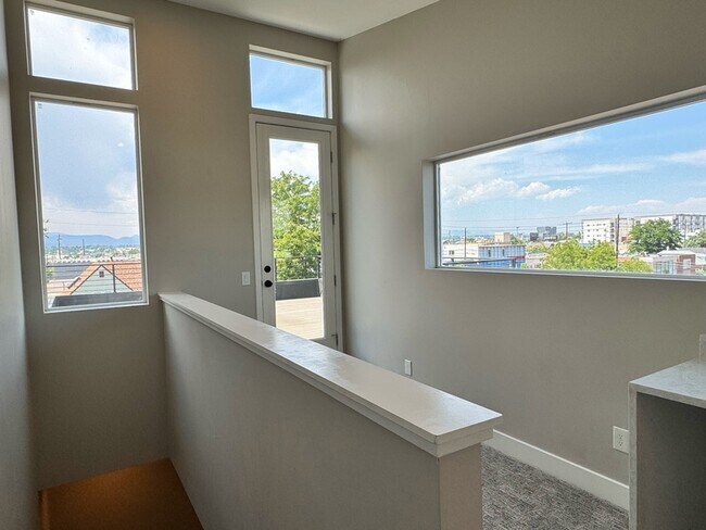 Building Photo - 452 Inca St