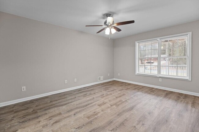 Building Photo - 631 Saddlewood Dr