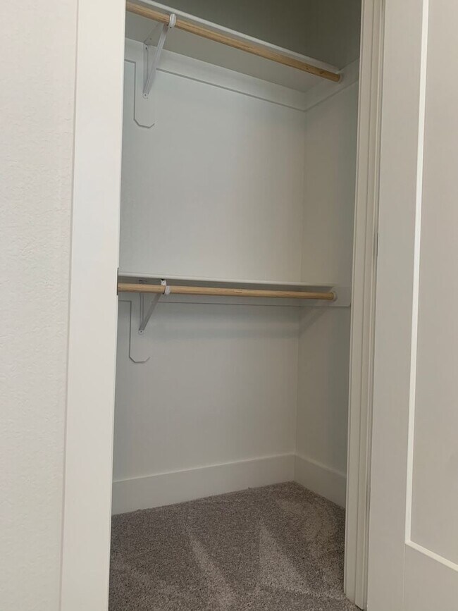 Building Photo - Available For Immediate 6 Month Or Shorter Lease