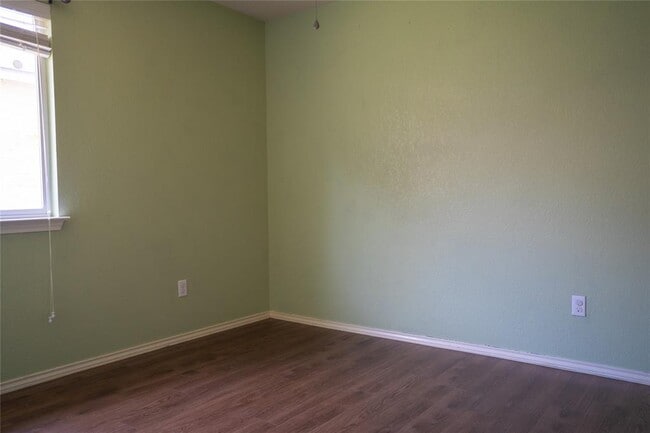 Building Photo - 214 Wild Plum