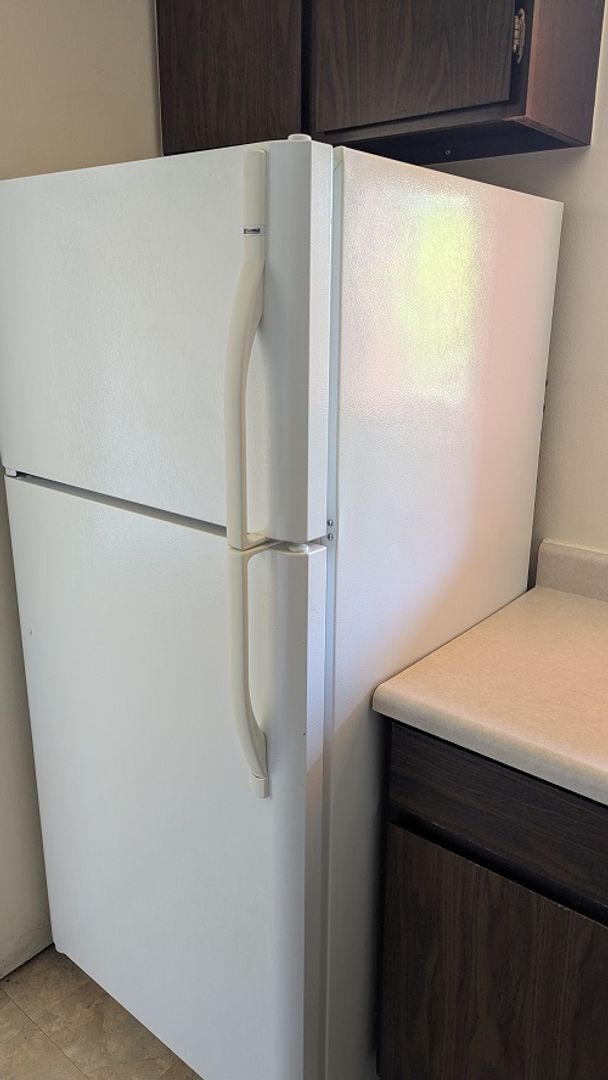 Building Photo - Bright & Spacious 2 Bed with Balcony in Prime Location