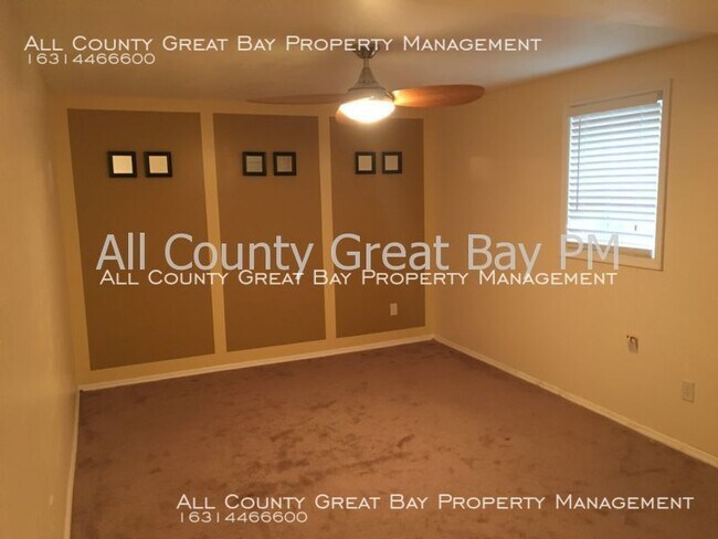 Building Photo - 5 Windjammer Xing