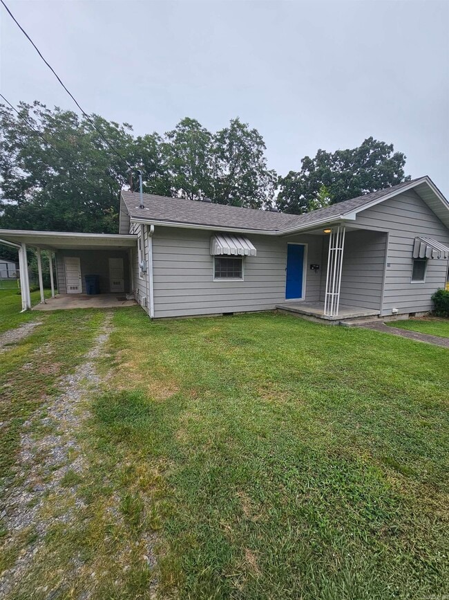 Primary Photo - 919 Toler St
