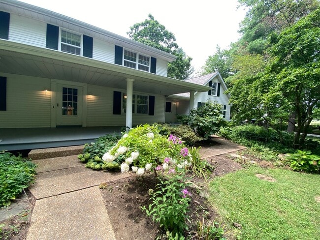 Building Photo - Coming Soon!!! Beautiful, Picture Perfect ...
