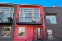 Building Photo - Modern Townhome Located in Denver's Skylan...