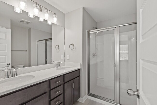 Building Photo - Luxury End-Unit Townhome Near 386 & Long Hollow Pike | Designer Finishes, Prime Location & Mainte...