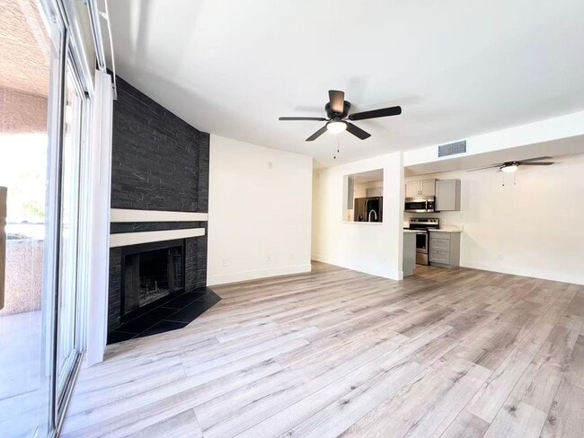 Building Photo - 230 Mission Catalina Ln