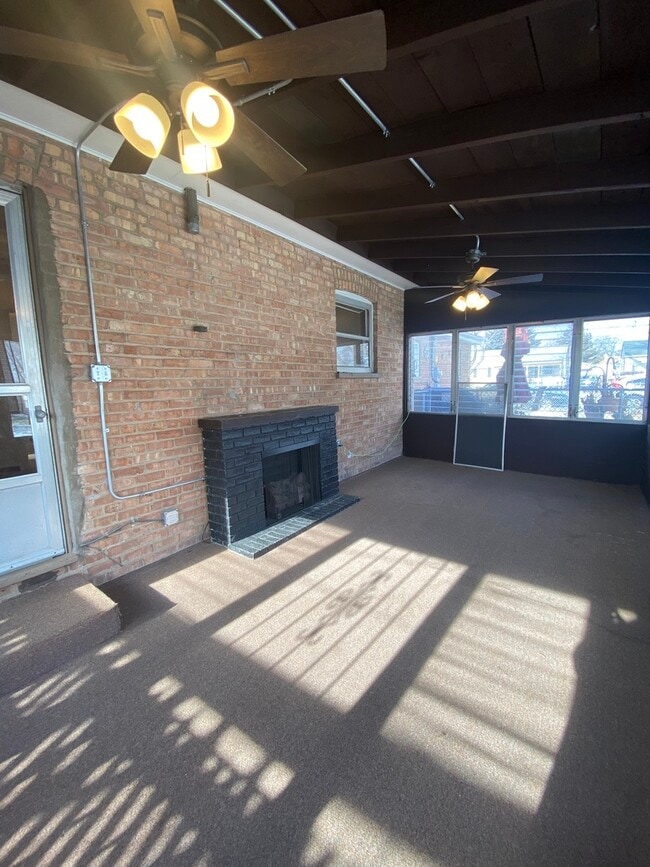 Building Photo - 4517 Cracow Ave