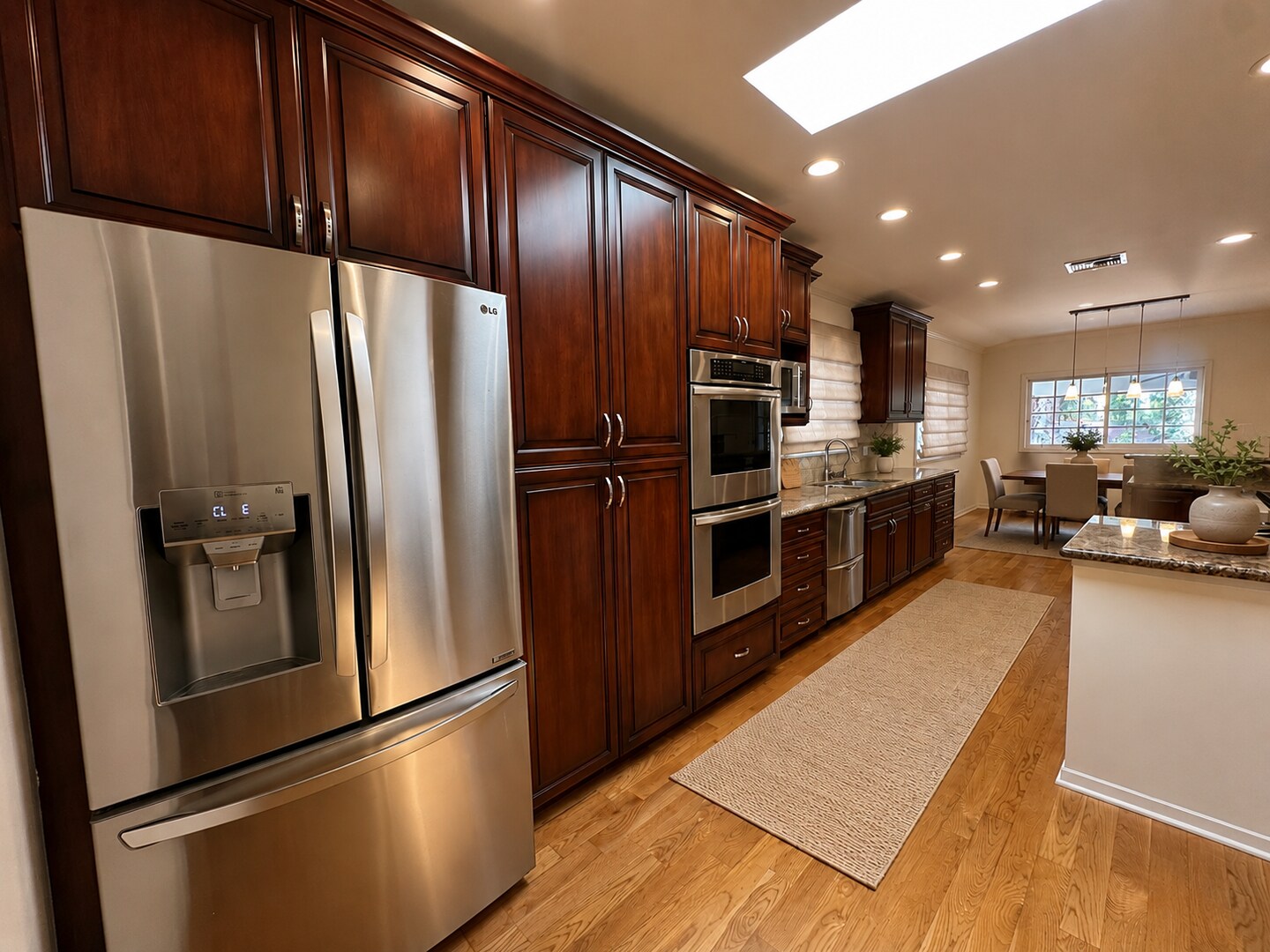 Building Photo - Rare Sherman Oaks Lease | 4beds + 3baths + Large Office in a tree lined street with a large yard,...