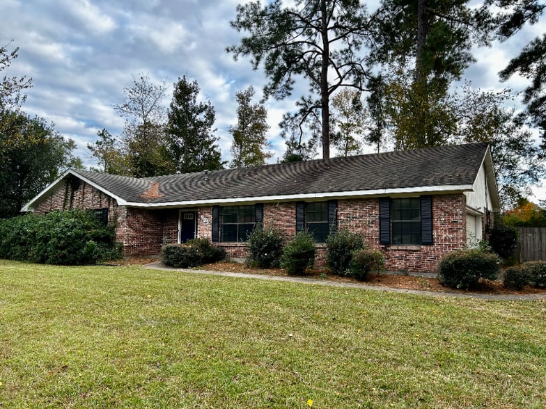 Primary Photo - 905 Cherokee St