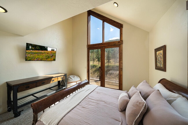 Building Photo - 35021 US-6