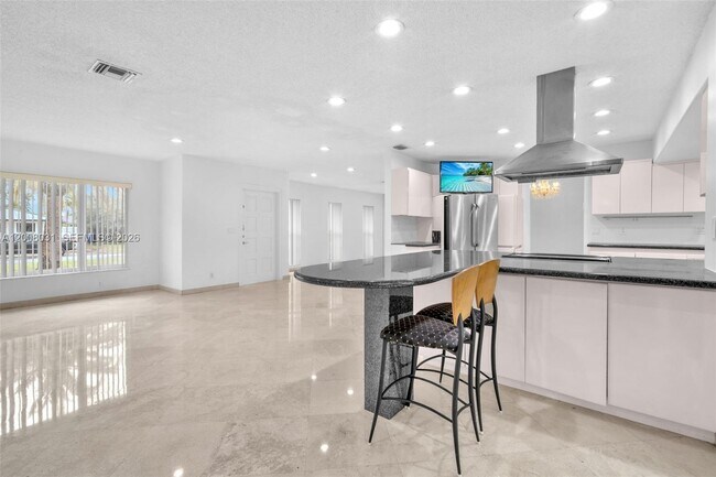 Building Photo - 3441 N Hills Dr