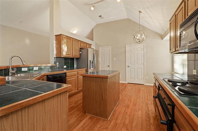 Building Photo - 114 Midcrest Dr