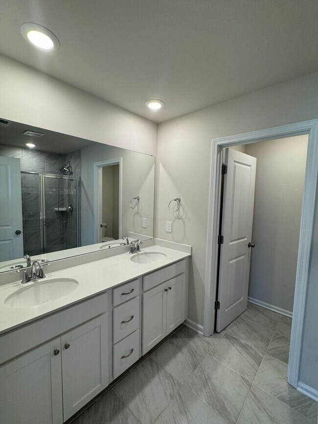 Building Photo - Charming Home in Travelers Rest!