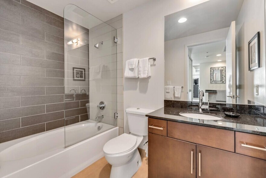 Building Photo - 1431 Curtis Street