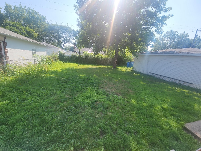 Building Photo - 8635 N Evangeline St