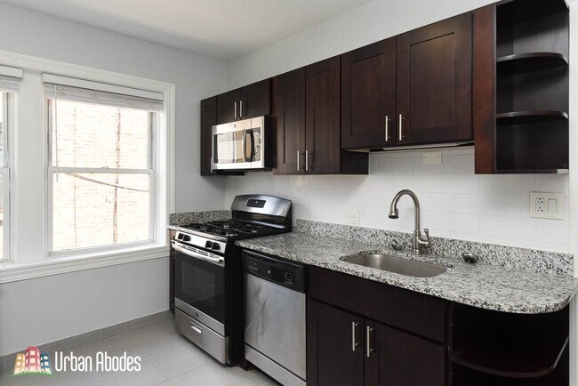 Primary Photo - 7738 N Ashland Ave