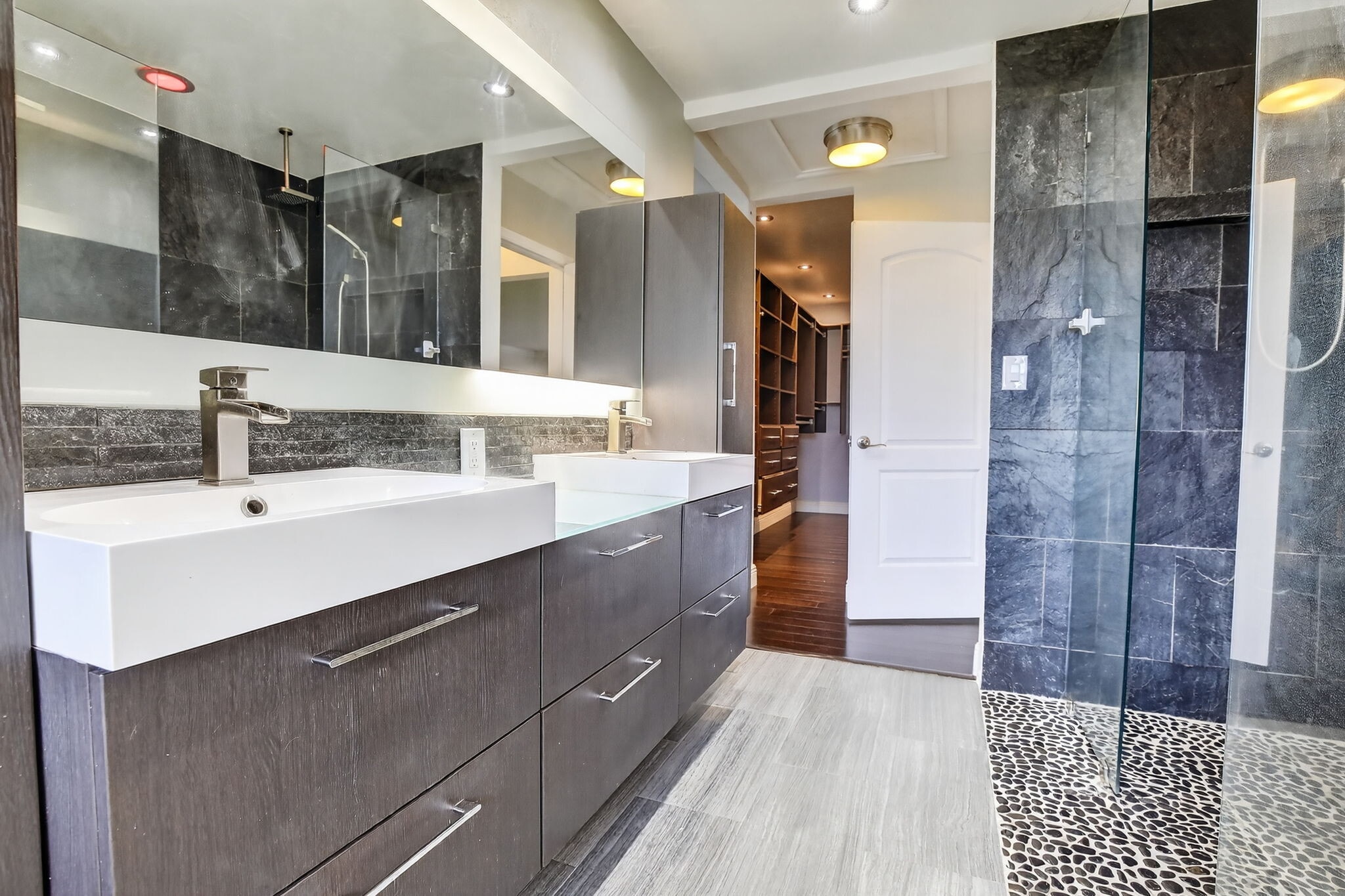 Building Photo - 2740 NE 34th St