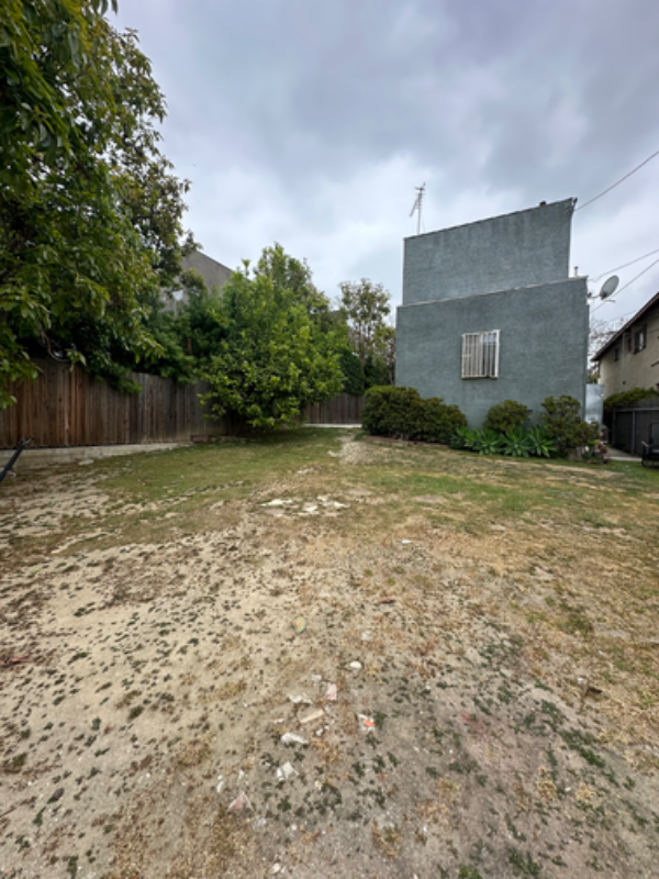 Building Photo - 927 1/2 Parkman Ave
