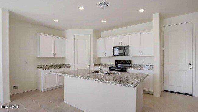Building Photo - 1565 E Kingman Pl
