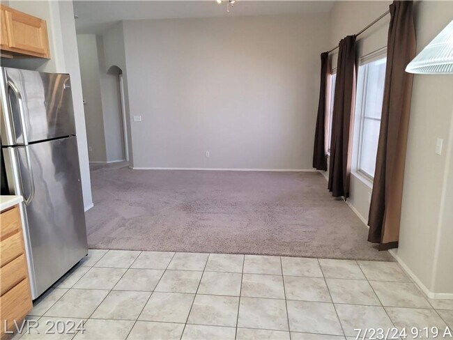 Building Photo - BOULDER RANCH-TWO PRIMARY SIZED BEDROOMS!!!