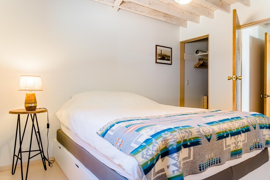 Building Photo - 8020 N Hurst Ave