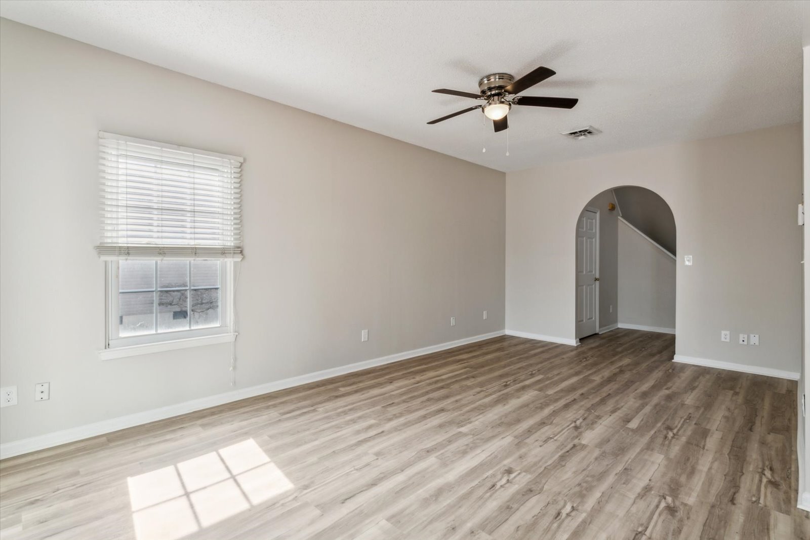 Spacious great room! - 5369 Gardner Ct