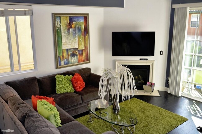 Building Photo - 3 br, 2.5 bath Condo - 2606 Villa Cortona Way