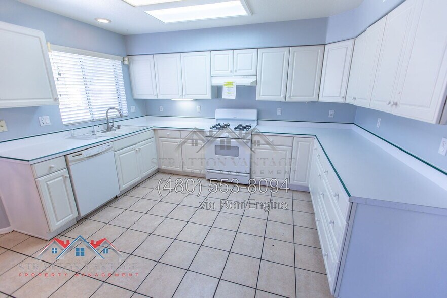Building Photo - 16229 N 10th Ave