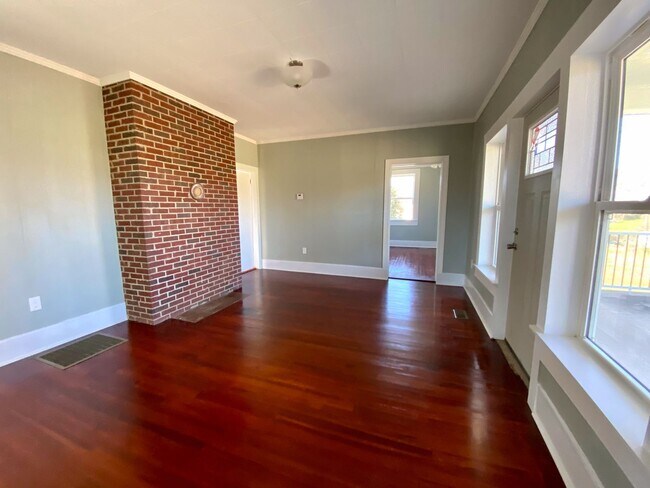 Building Photo - 3 bed/ 2 bath house in Seneca