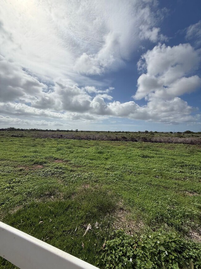 Building Photo - Spacious 4 Bedroom, 2.5 Bath Pet Friendly, Single Family Home.